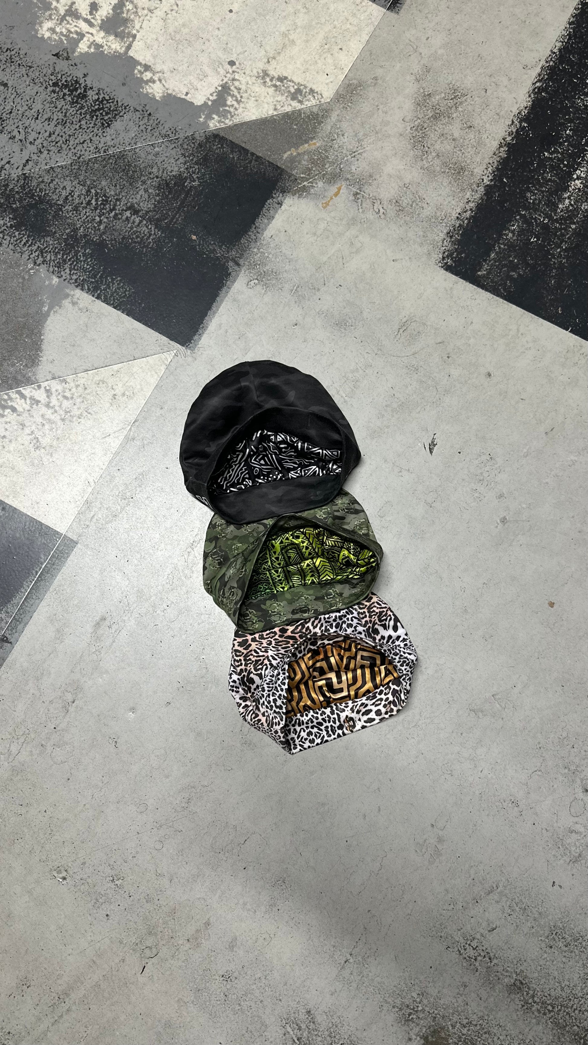 SKULL CAP EN SATIN EXOTIC