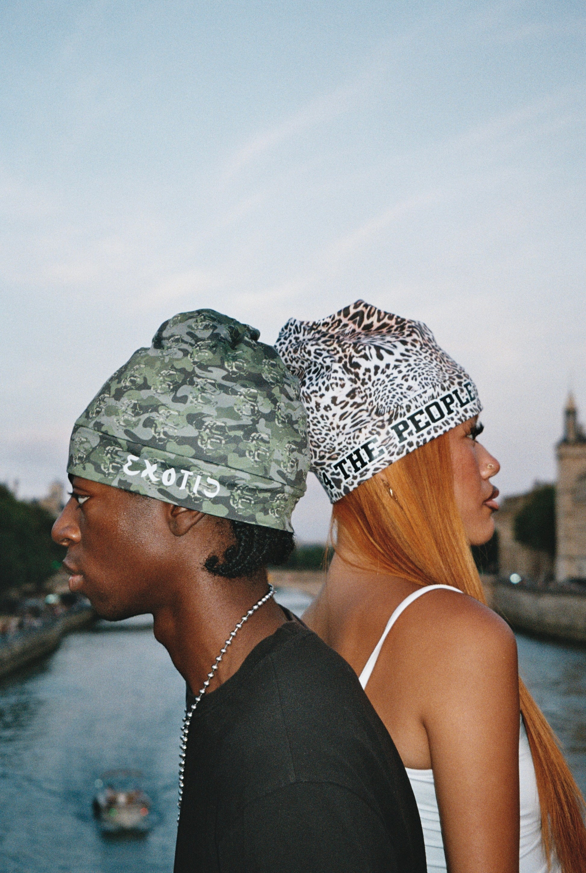 SKULL CAP EN SATIN EXOTIC