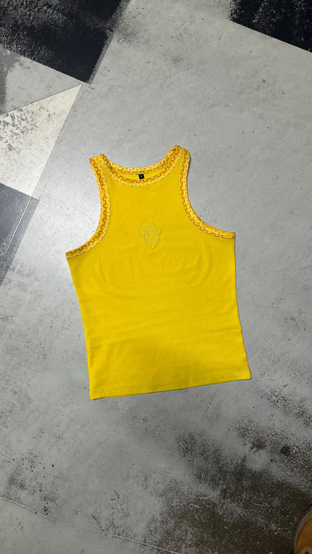 EXOTIC GYALDEM TANK TOPS
